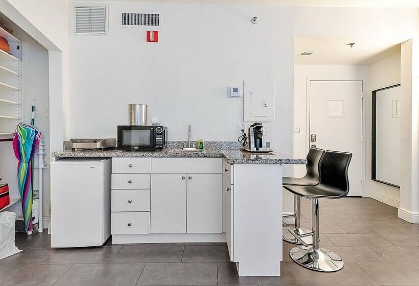 Private Condos At 556 Ocean By Lmc