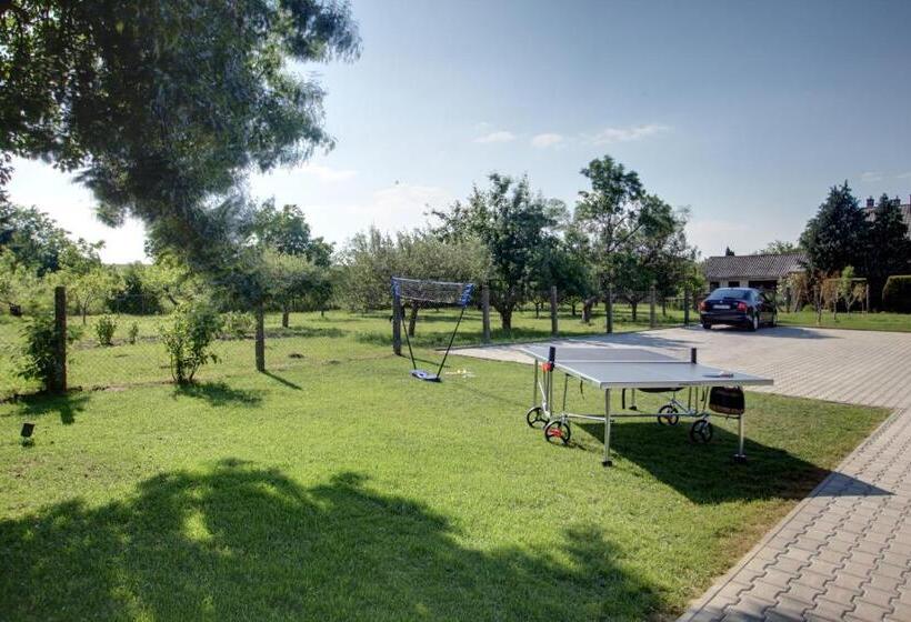 Bed and Breakfast A Tornácos Panzió