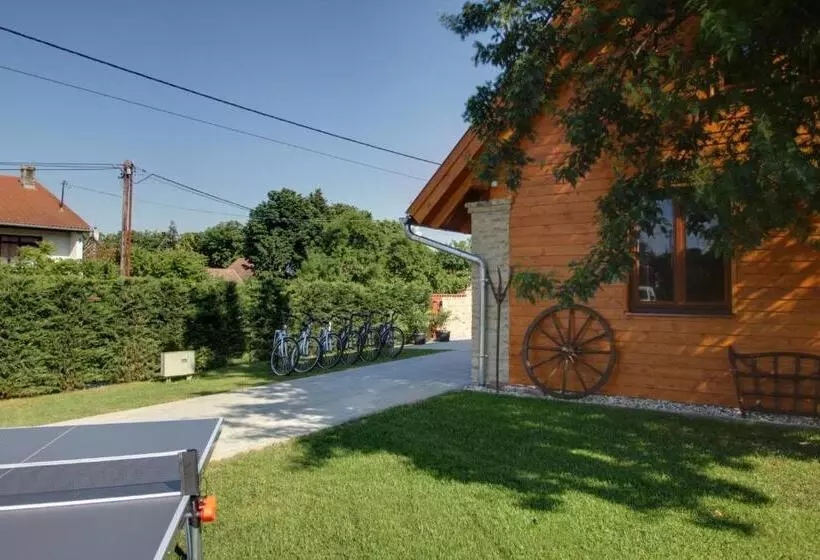 ベッドアンドブレックファースト A Tornácos Panzió