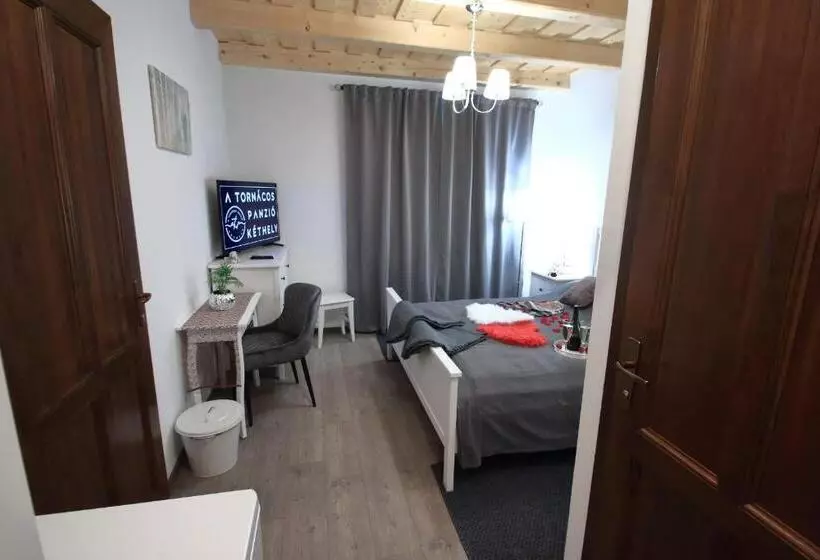 ベッドアンドブレックファースト A Tornácos Panzió