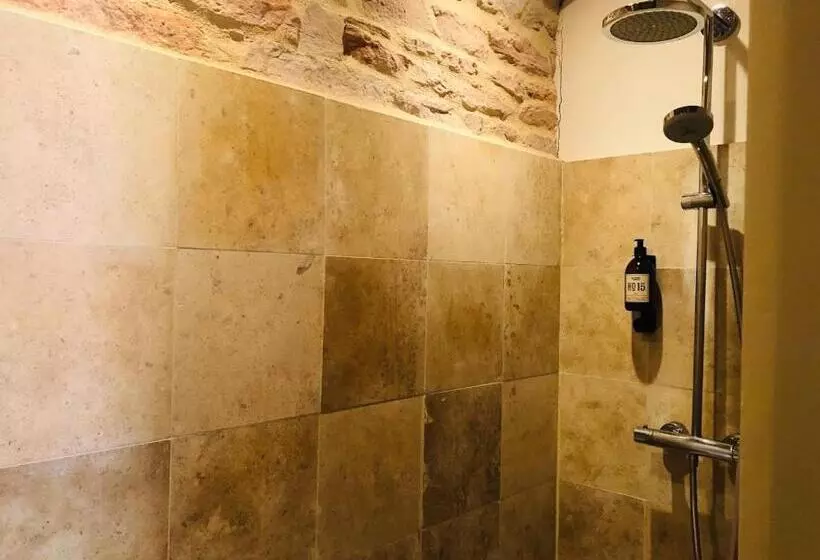 تختخواب و صبحانه Le Clos De Miribel