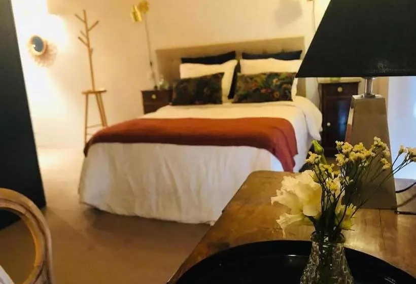 تختخواب و صبحانه Le Clos De Miribel