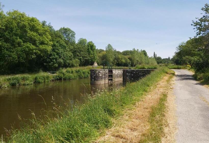 ベッドアンドブレックファースト Les Deux Rivieres Chambres & Table D Hôtes