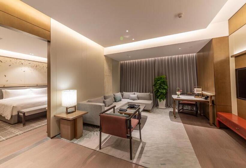 Отель Hualuxe Xi An Chanba, An Ihg