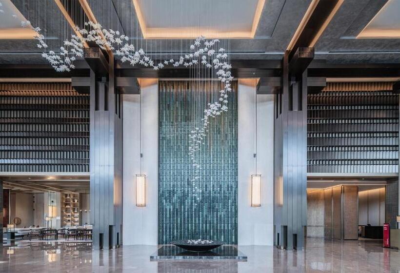 Отель Hualuxe Xi An Chanba, An Ihg