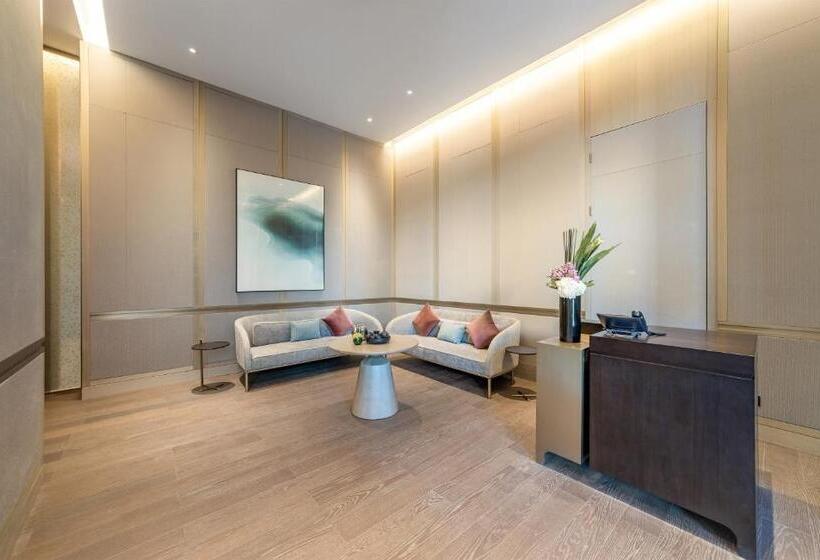 Отель Hualuxe Xi An Chanba, An Ihg