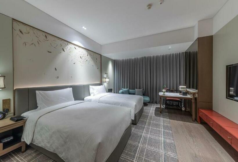 Отель Hualuxe Xi An Chanba, An Ihg