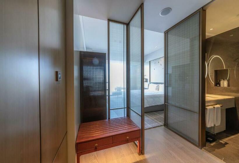 Отель Hualuxe Xi An Chanba, An Ihg