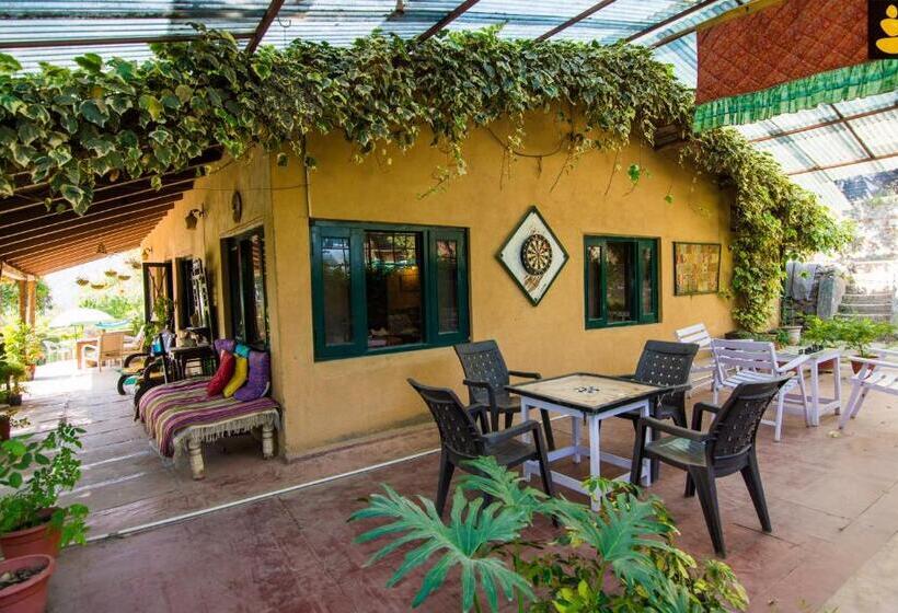 هتل Livingstone Hideaway Homes