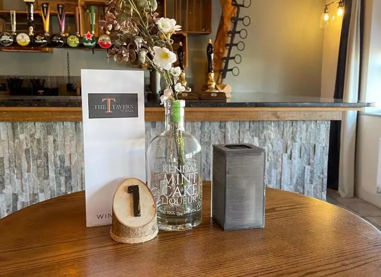 ホテル The Tavern At Hale