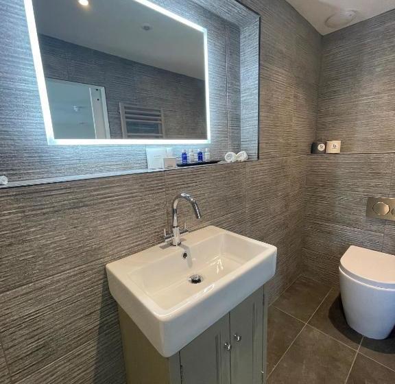 호텔 The Tavern At Hale