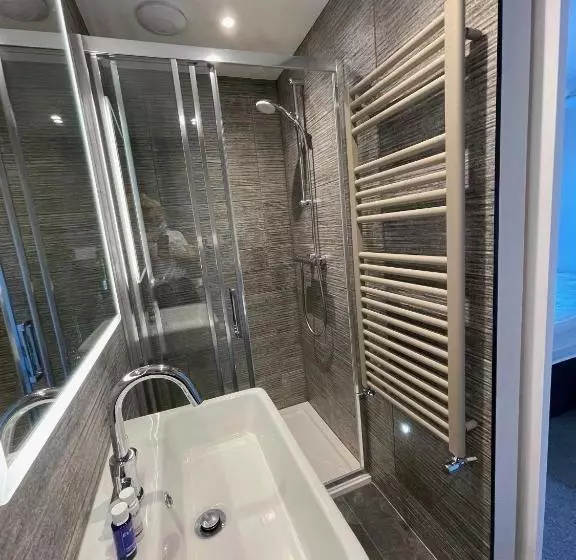 ホテル The Tavern At Hale