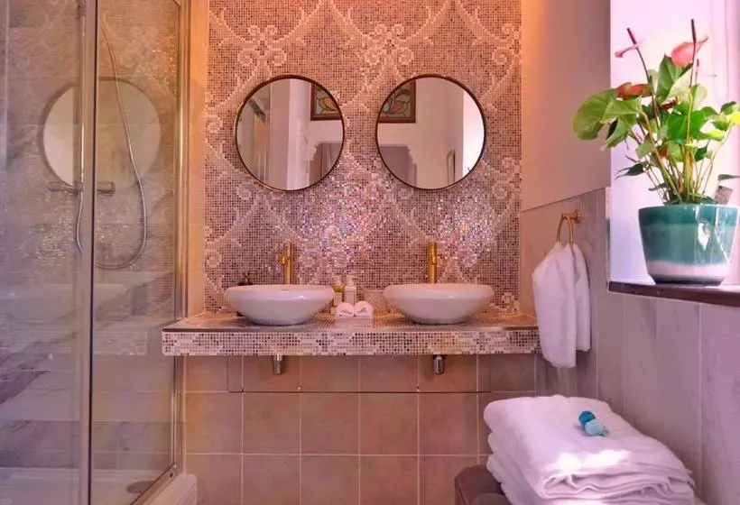 Majatalo Bedford House & Hall