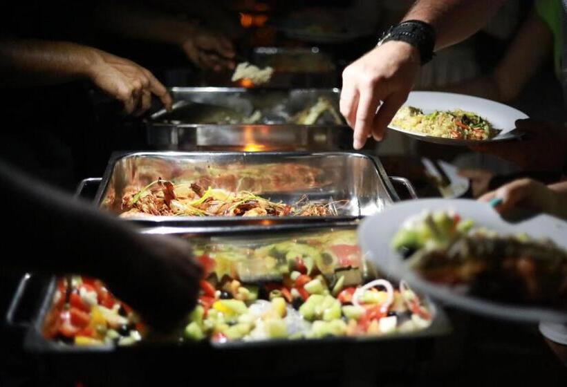 هتل Dacha Thoddoo