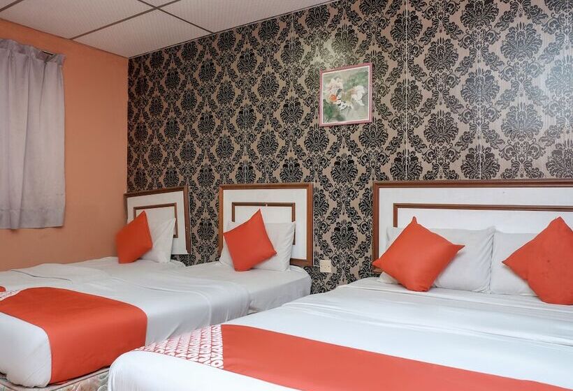 בית מלון כפרי Oyo 90167 Tiara