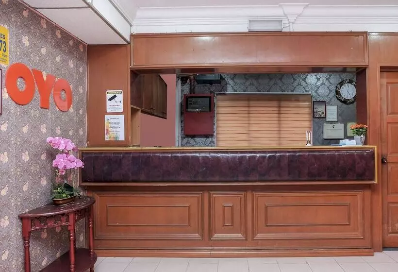 Hotelli Oyo 90167  Tiara