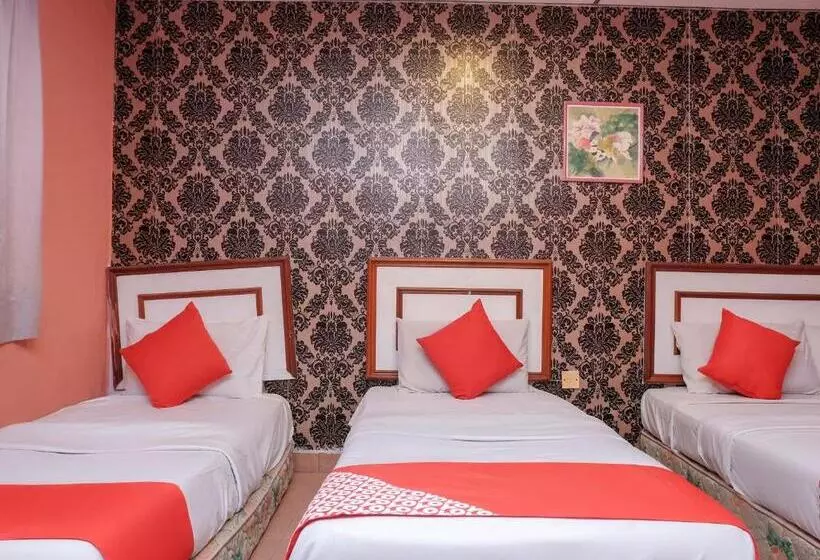 Hotelli Oyo 90167  Tiara