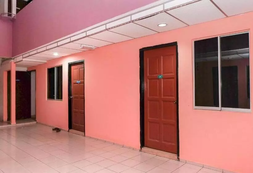 Hotelli Oyo 90167  Tiara