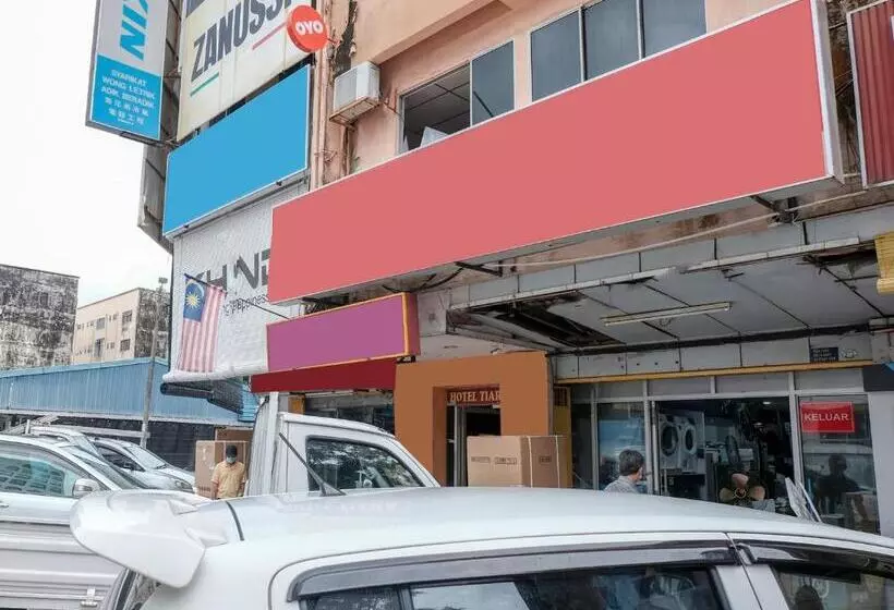 Hotelli Oyo 90167  Tiara