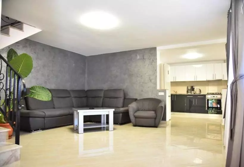 Majatalo Casa Sophia Maria Caciulata