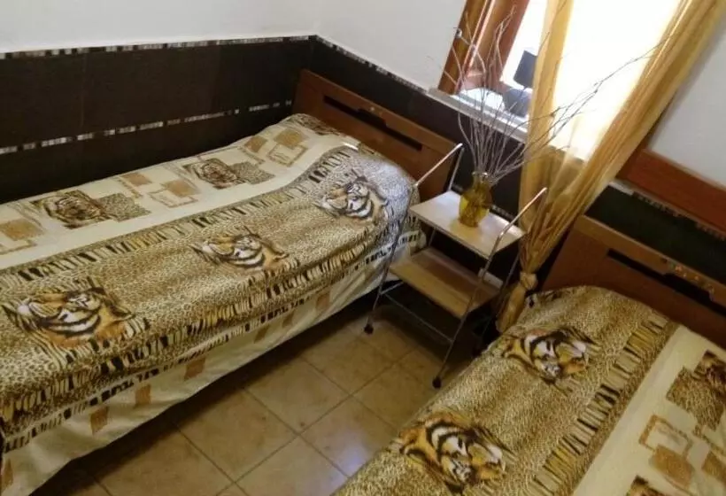 Aamiaismajoitus (B&B) Stanza In Villa Con Giardino Vista Mare