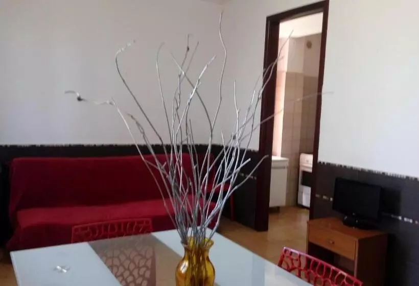 Aamiaismajoitus (B&B) Stanza In Villa Con Giardino Vista Mare