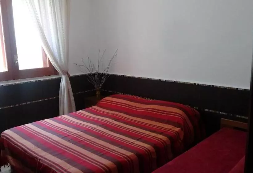 Aamiaismajoitus (B&B) Stanza In Villa Con Giardino Vista Mare