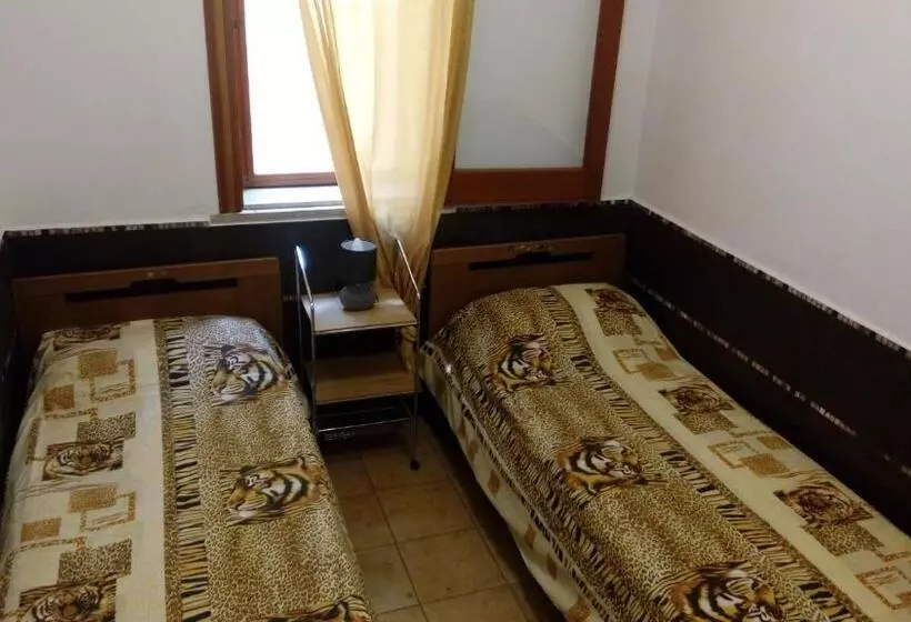 Aamiaismajoitus (B&B) Stanza In Villa Con Giardino Vista Mare