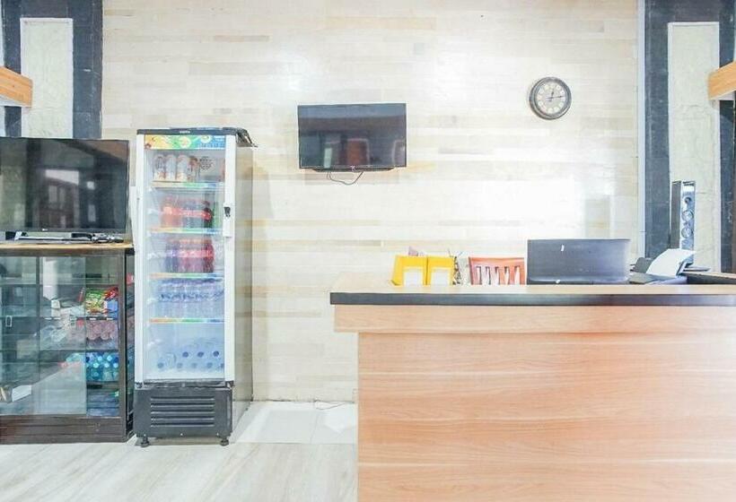 펜션 Reddoorz Near Muaya Beach Jimbaran