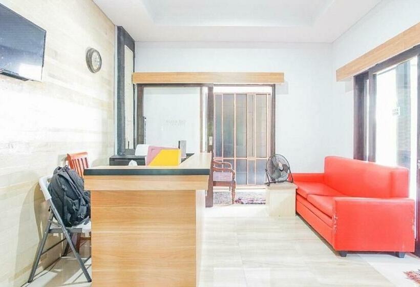 펜션 Reddoorz Near Muaya Beach Jimbaran