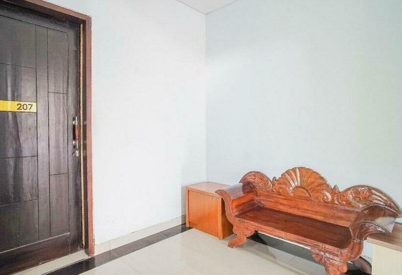 펜션 Reddoorz Near Muaya Beach Jimbaran