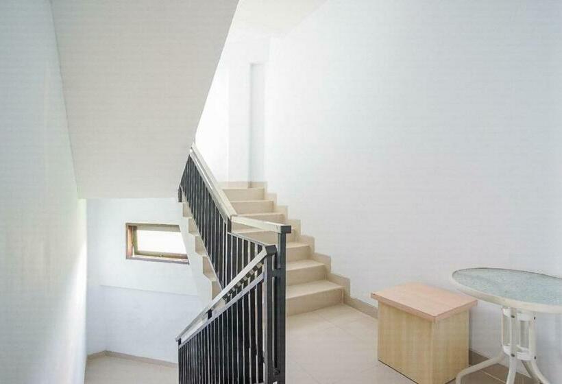 펜션 Reddoorz Near Muaya Beach Jimbaran