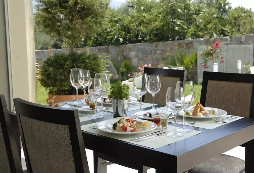 Angela Studios Apartments