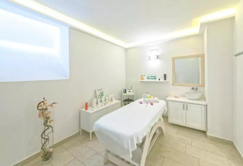 هتل Le Canne Family Resort & Spa