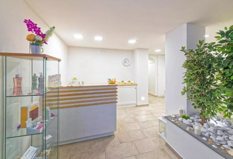 هتل Le Canne Family Resort & Spa