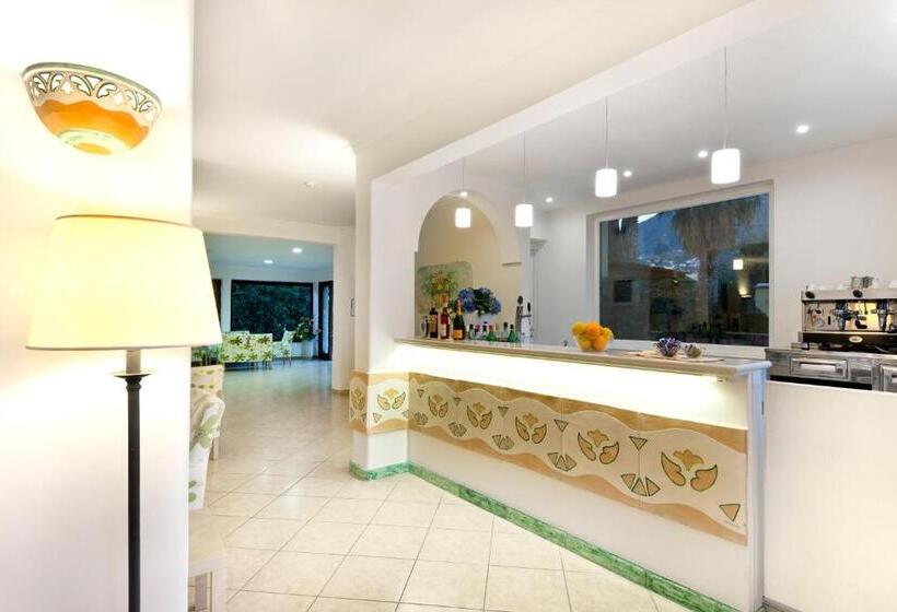 בית מלון כפרי Le Canne Family Resort & Spa