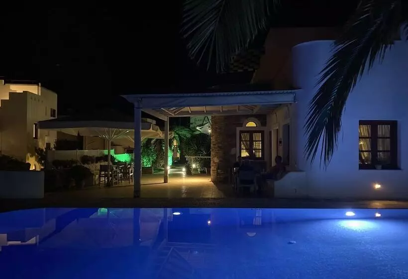 هتل Annita's Village