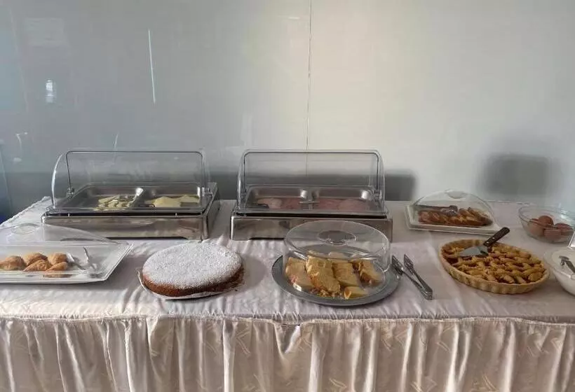 هتل Annita's Village