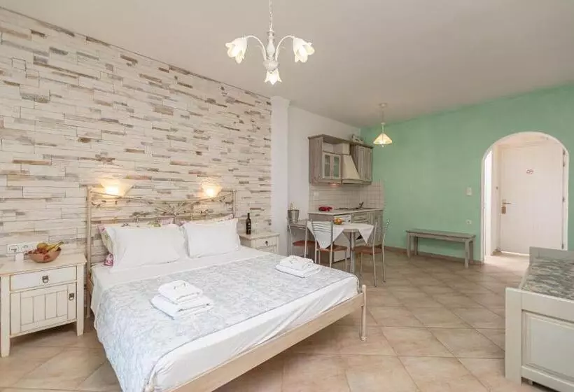 هتل Annita's Village