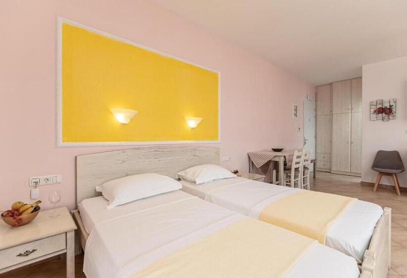 בית מלון כפרי Annita's Village