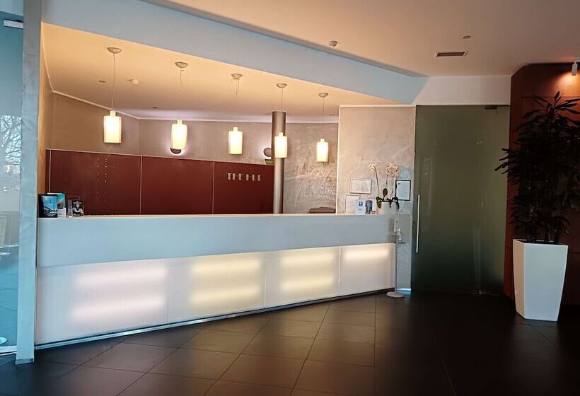 酒店 Best Western Plus The Hub