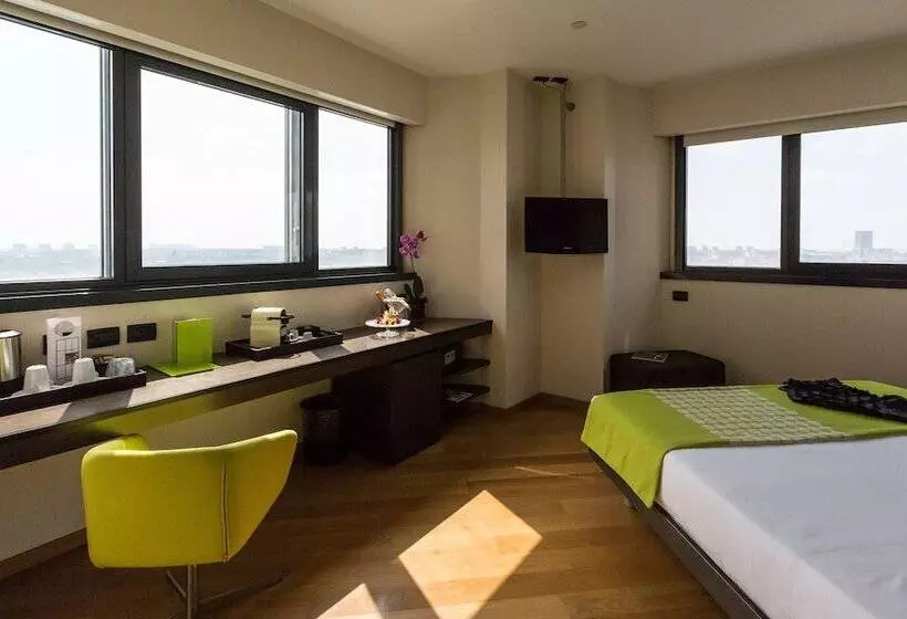 هتل Best Western Plus The Hub