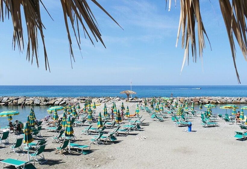 فندق Delle Stelle Beach Resort