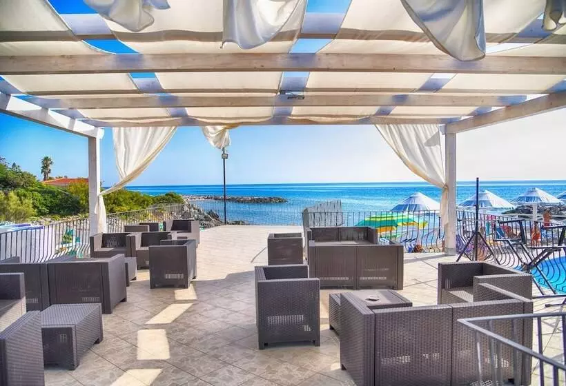 Отель Delle Stelle Beach Resort