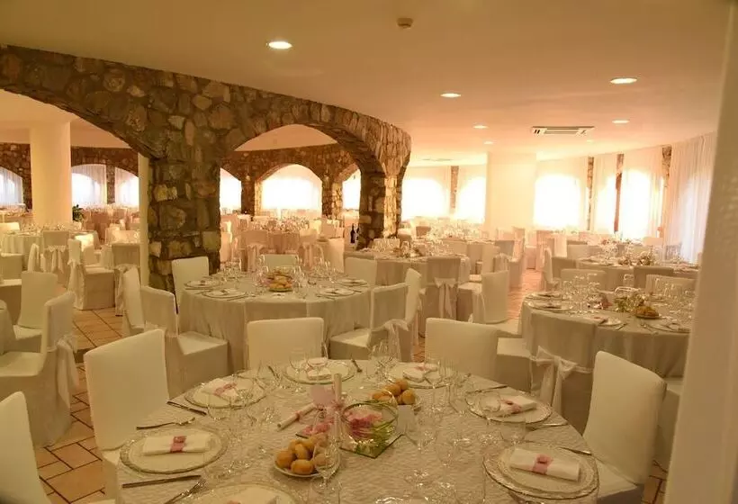 Отель Delle Stelle Beach Resort