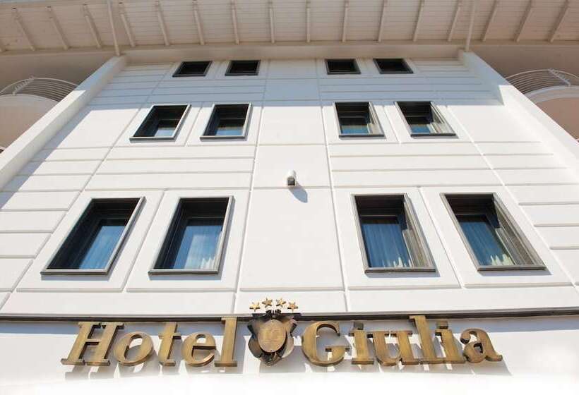 בית מלון כפרי Giulia Ocean Club