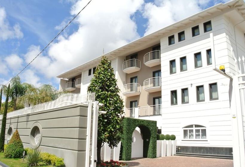 בית מלון כפרי Giulia Ocean Club