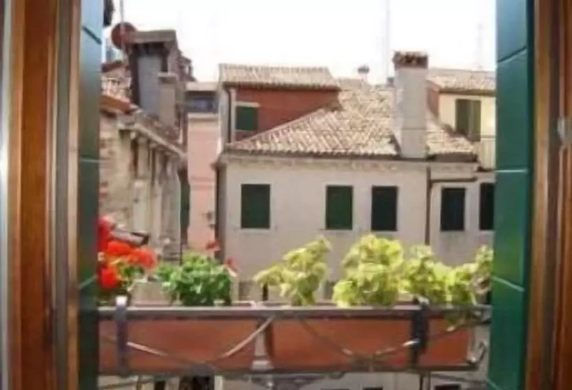 هتل Locanda Correr