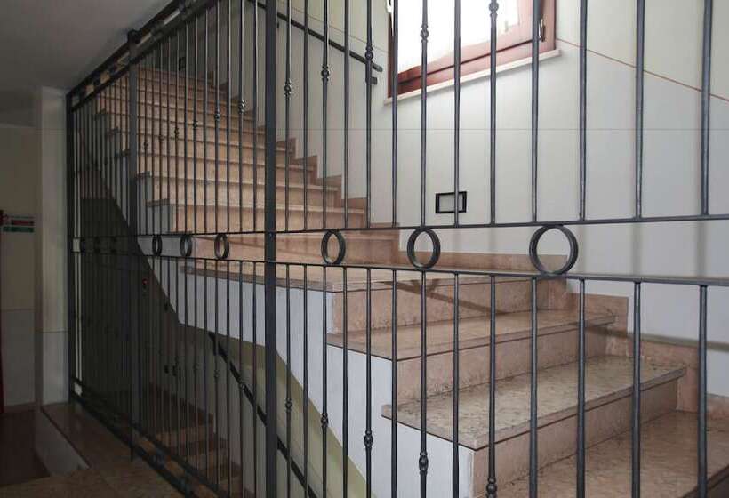 فندق Mantegna Stazione