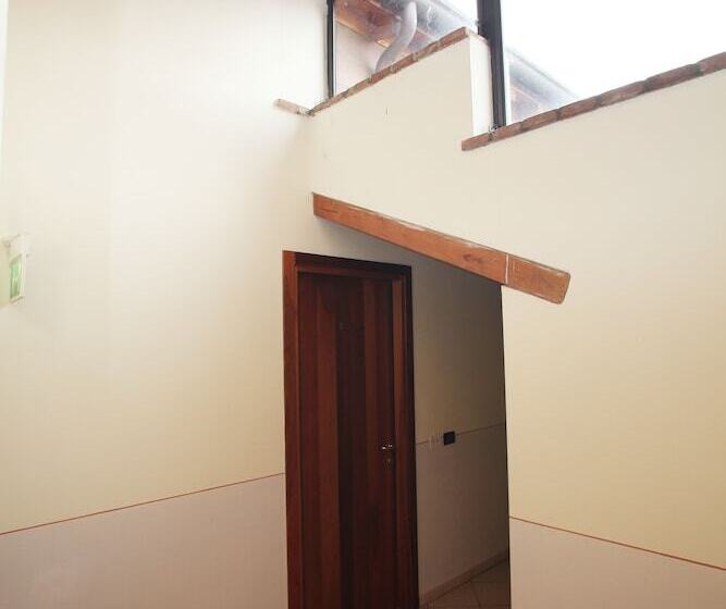 فندق Mantegna Stazione